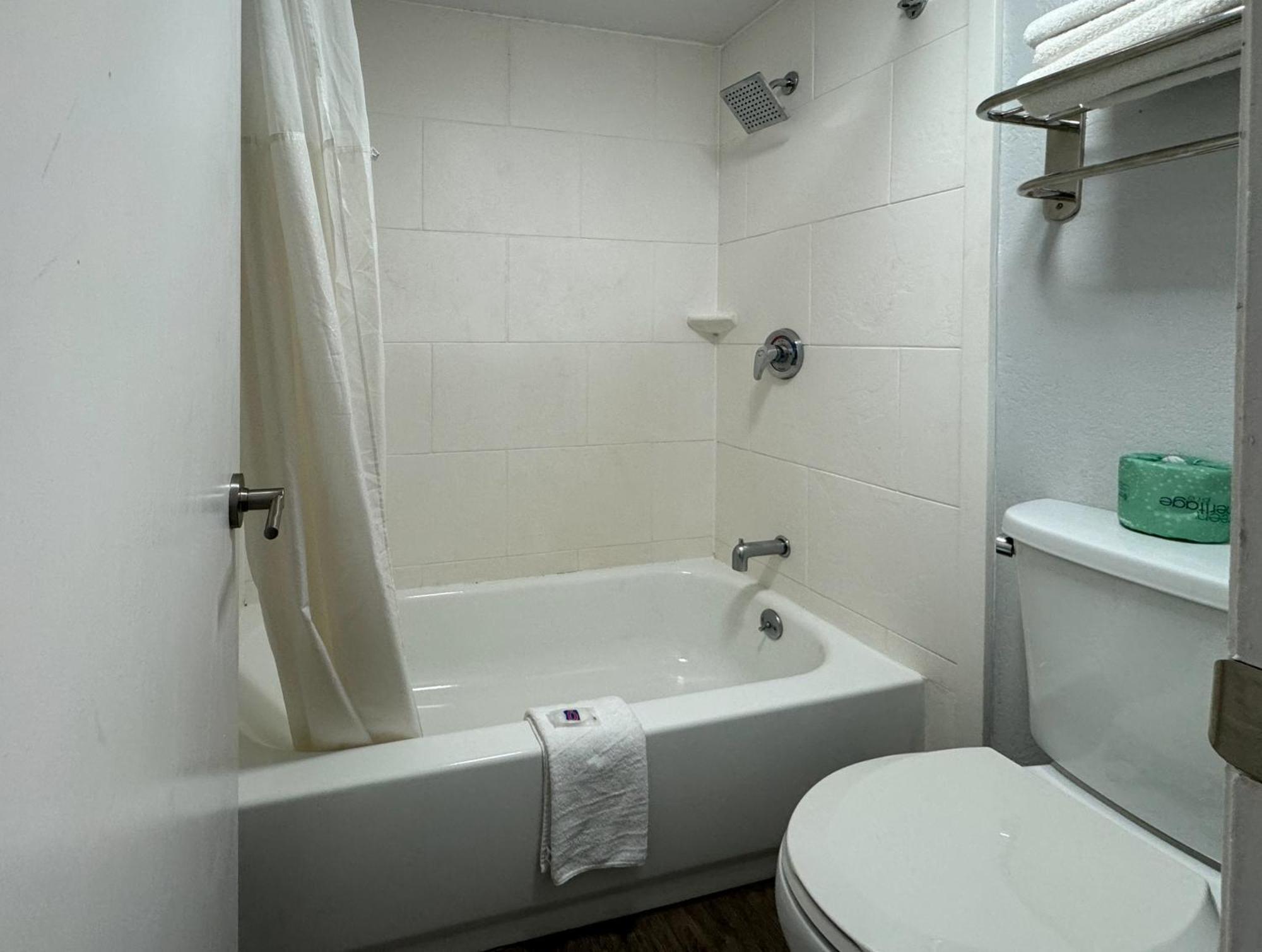 Motel 6 Huntsville Al University Dr. Exteriör bild