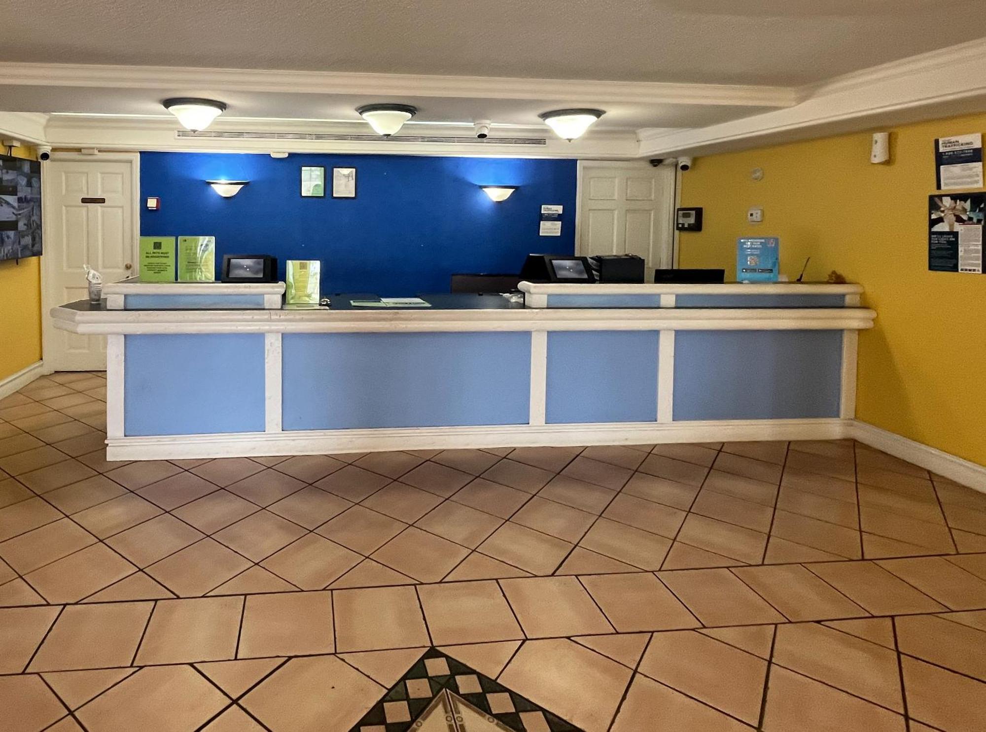 Motel 6 Huntsville Al University Dr. Exteriör bild