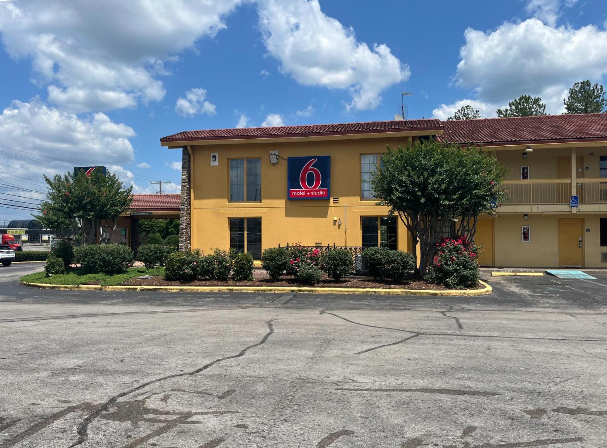 Motel 6 Huntsville Al University Dr. Exteriör bild